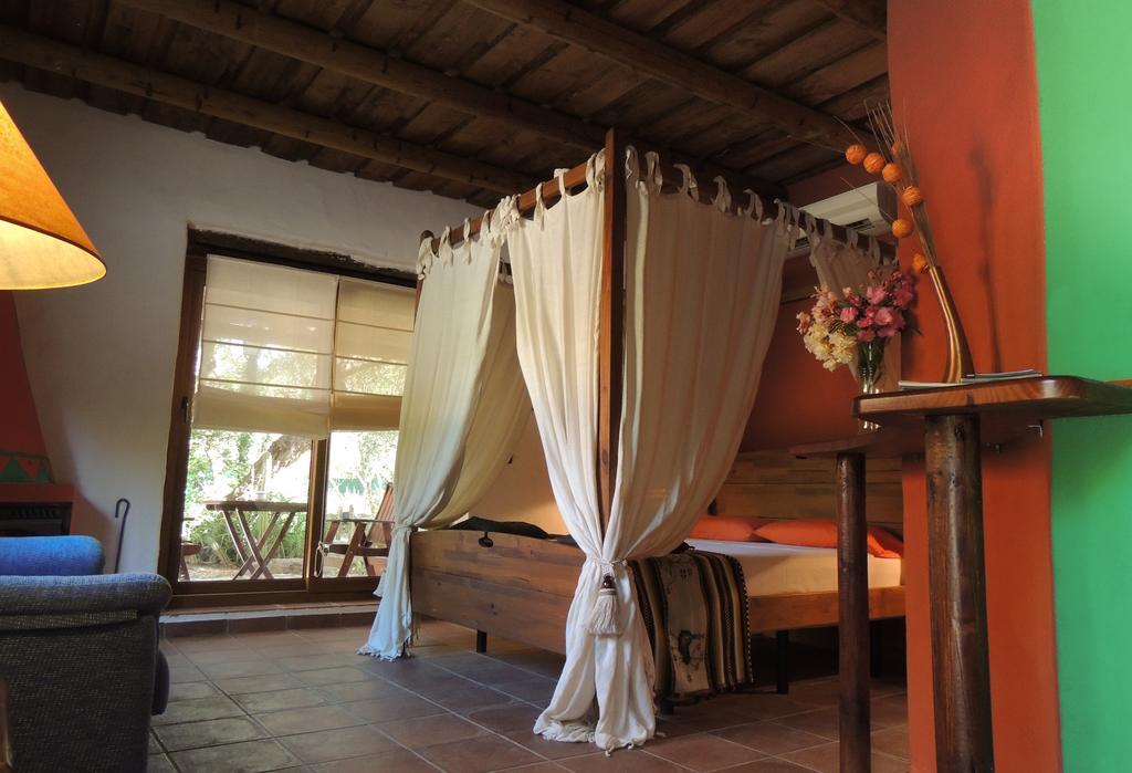 Tikal Boungalows Malcocinado (Andalucia) Exterior photo